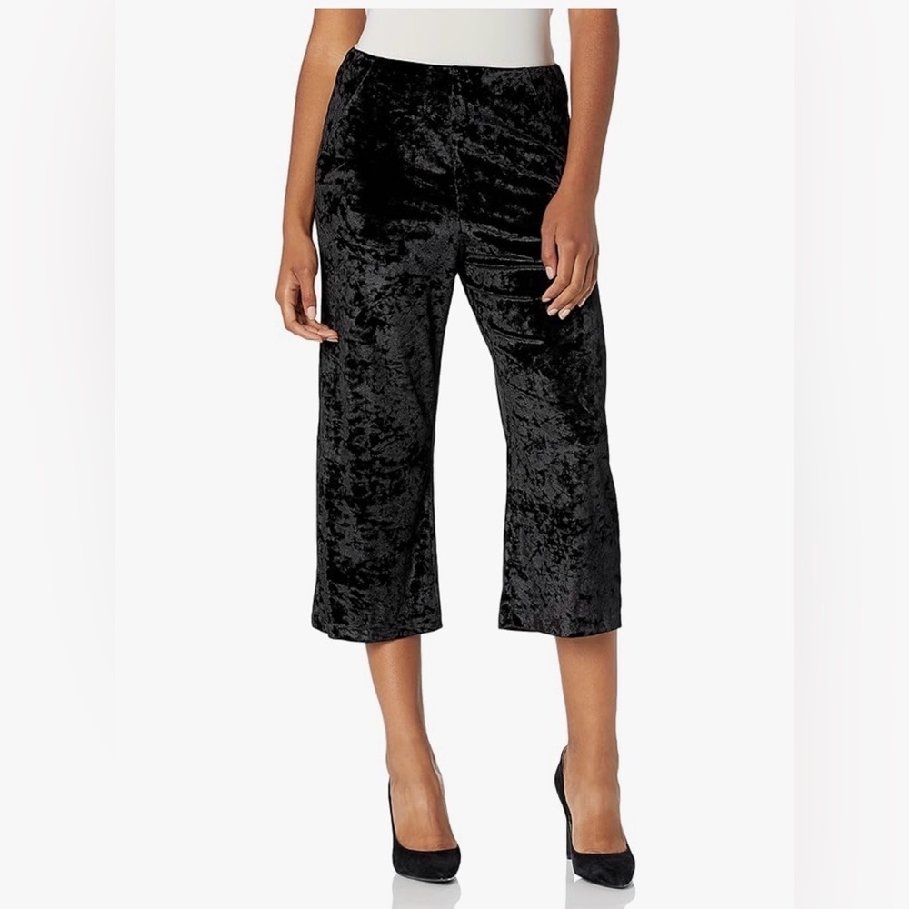 NWT Lyssé Crushed Velvet Wide Leg Cropped Pants Small Black